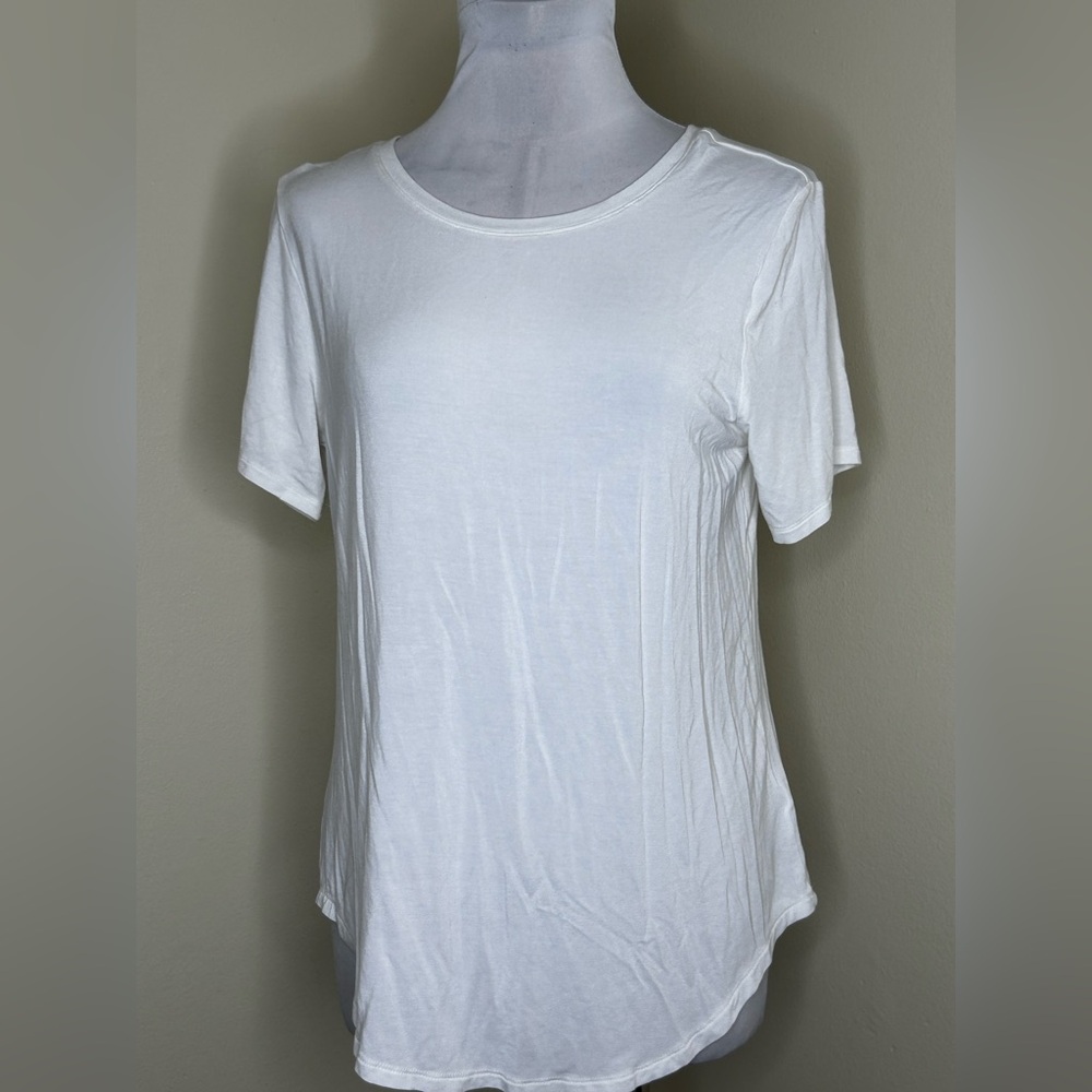 Old Navy T shirt